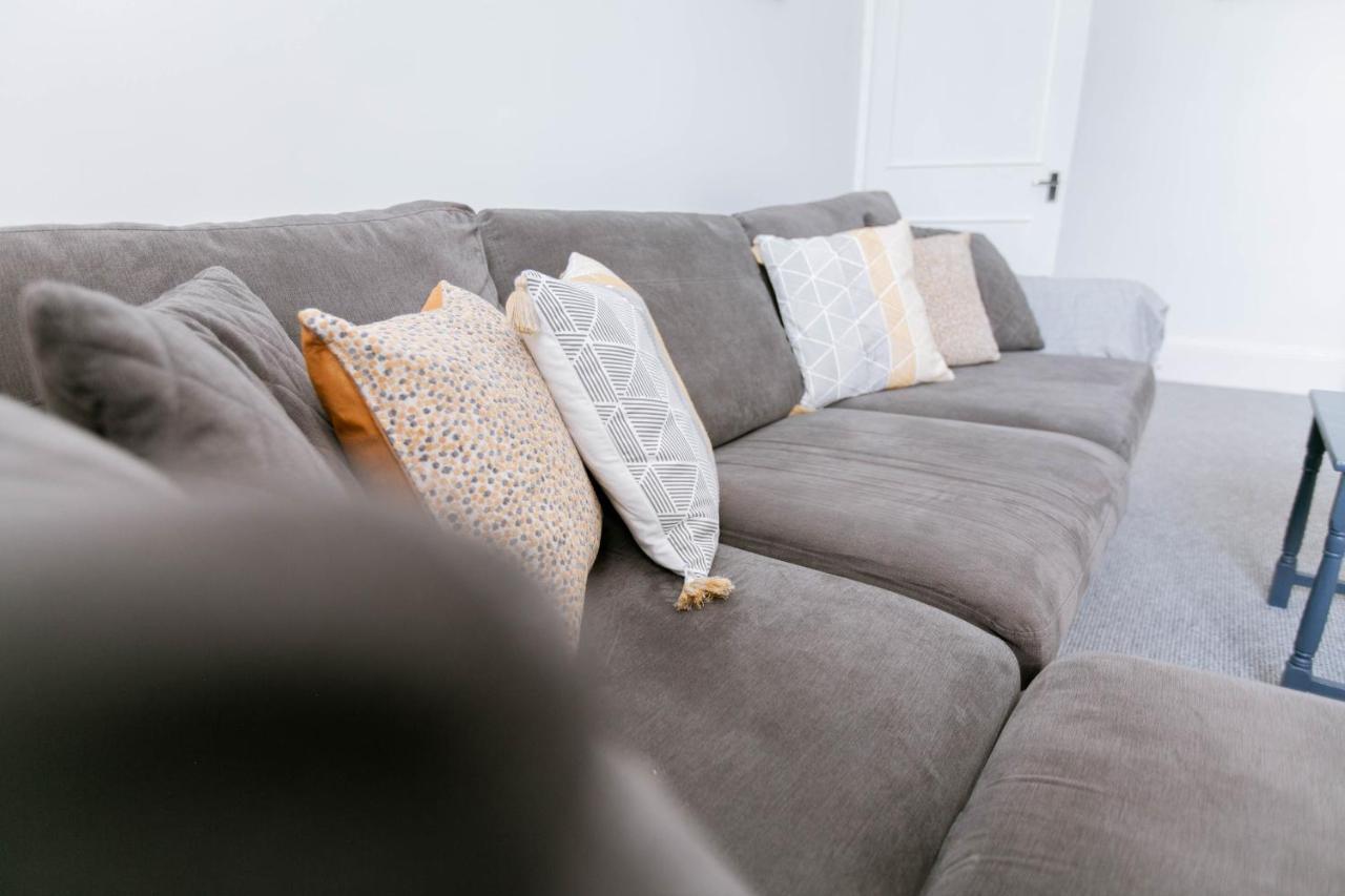 Spacious Apartment, Free Parking, Central Location Near To Uni, Hospital, Town Эксетер Экстерьер фото